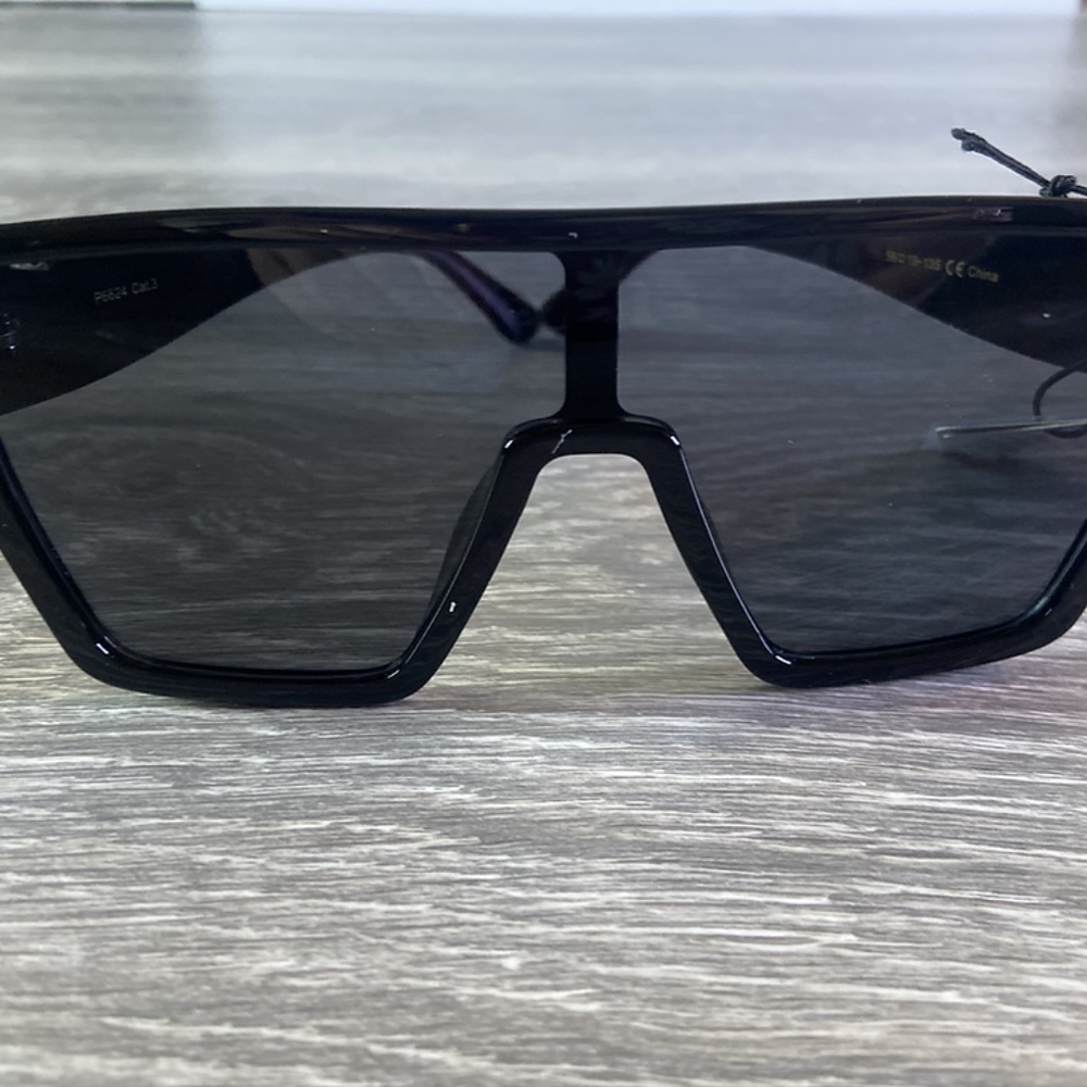 Stylish Flat Top Shield Sunglasses